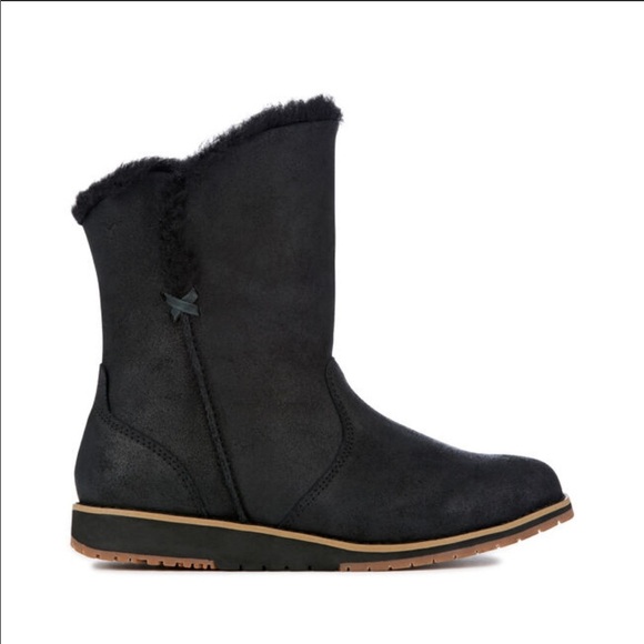 Emu Australia Sheepskin black fuzzy winter boots - Picture 3 of 11